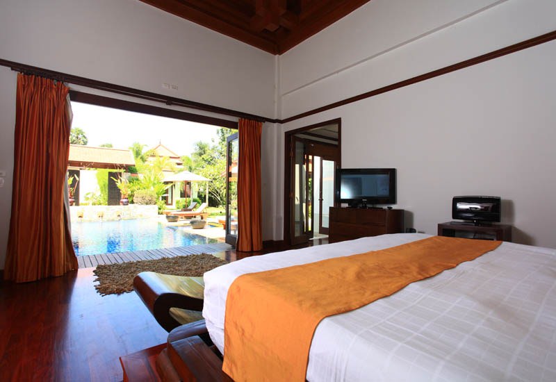 Photo Phuket luxury 4 bedroom pool villa for rent in Bang Tao, available for Holiday or Long Term Rentals