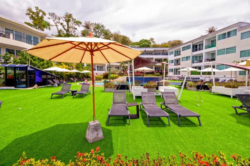 Photo Phuket modern condo with garden for rent in Karon