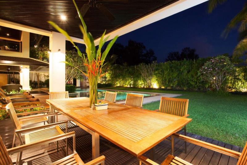 Photo Phuket Sea View Luxury Villa with 6 bedrooms for Sale in Layan