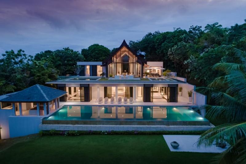 Фото Пхукета Spectacular Top Luxury Villa на продажу на мысе Яму