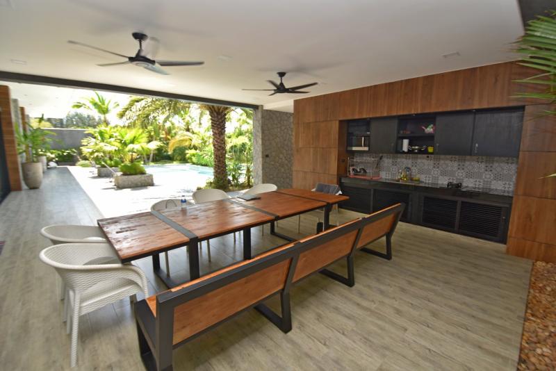 Photo Phuket stunning 4 bedroom pool villa for sale in Chalong 