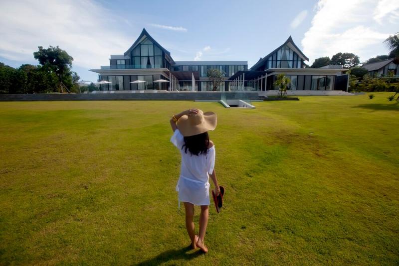 照片普吉岛令人惊叹的豪华海滨别墅出售