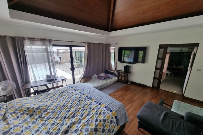 Photo Villa tropicale de 2 chambres avec piscine à vendre à Rawai Phuket