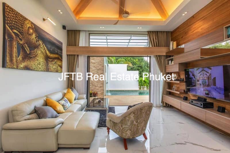 Photo Villa privée de 3 chambres avec piscine de style balinais moderne à vendre située à Thalang, Phuket
