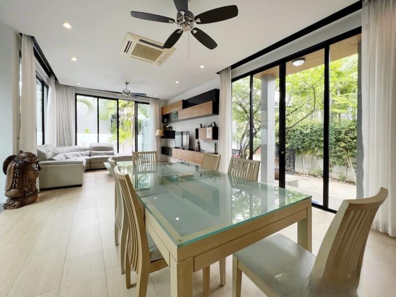 Photo Villa contemporaine zen de 3 chambres avec piscine à vendre à Baan-Bua