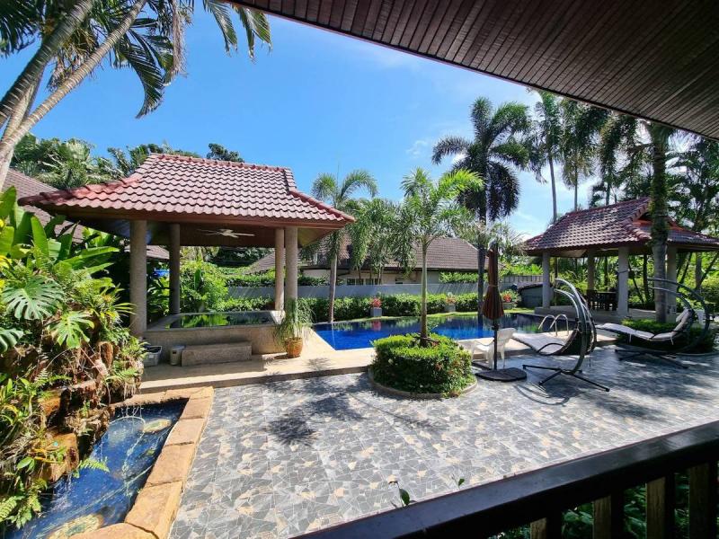 Photo Pool villa with big land plot for sale in Rawai