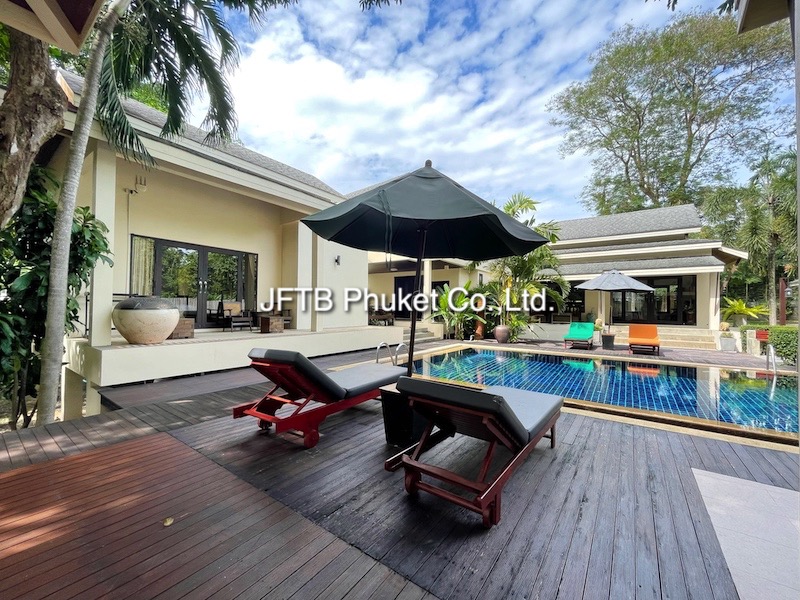 Фото Вилла с частным бассейном и 4 спальнями на продажу в Раваи, Пхукет, Таиланд