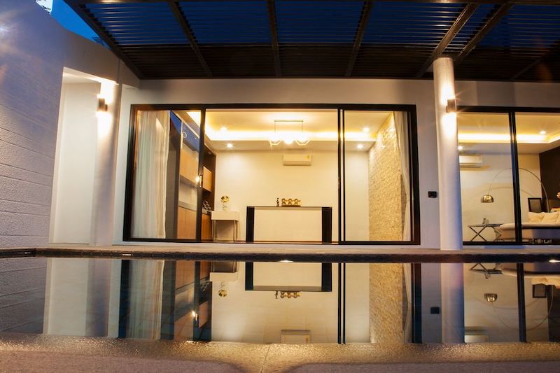 Фото Частная вилла с 4 спальнями и бассейном на продажу в Кату