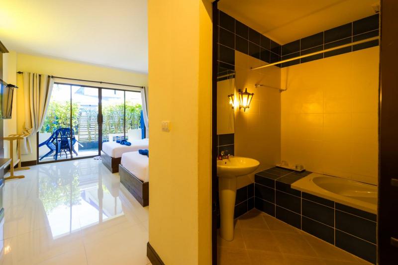 Photo Profitable Pool Hotel for Lease in Kata Beach Phuket
