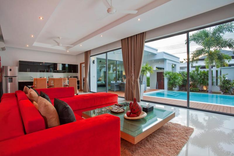 Photo Villa moderne et magnifique de 3 chambres avec piscine pour vacances ou location à long terme à Rawai