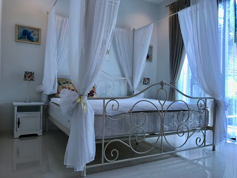 Photo Villa rénovée de 3 chambres avec piscine privée à vendre à Rawai dans le sud de Phuket