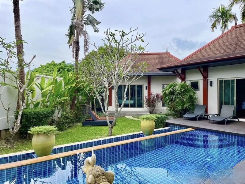 Photo Renovated pool villa 3 bedrooms for Sale  in Naiharn, Phuket. 