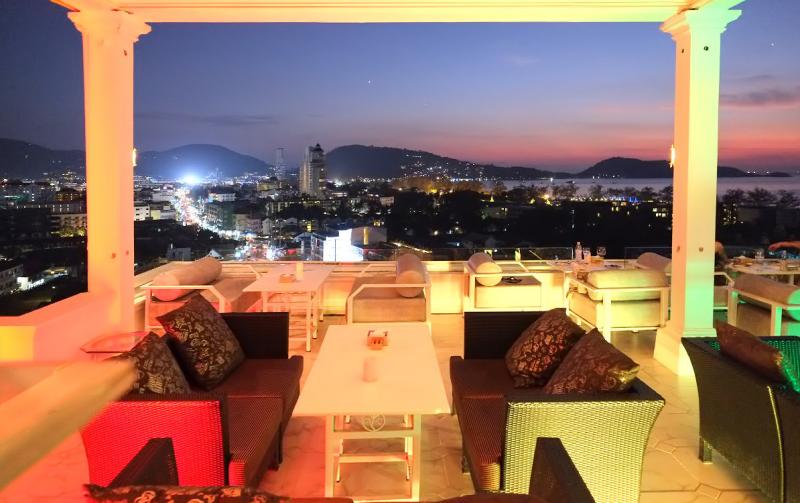 Photo Serviced apartments and sea view sky bar for sale in Patong Beach