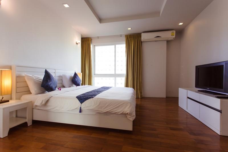 照片 宽敞的 2 卧室顶层公寓在芭东出租，设施齐全