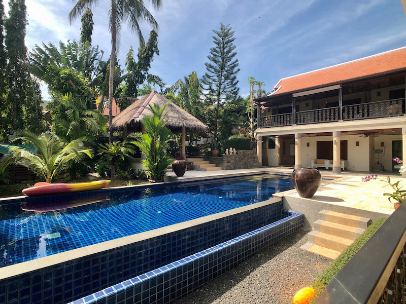 Photo Superb 4 bedroom pool villa for sale in Nai Harn Baan Bua