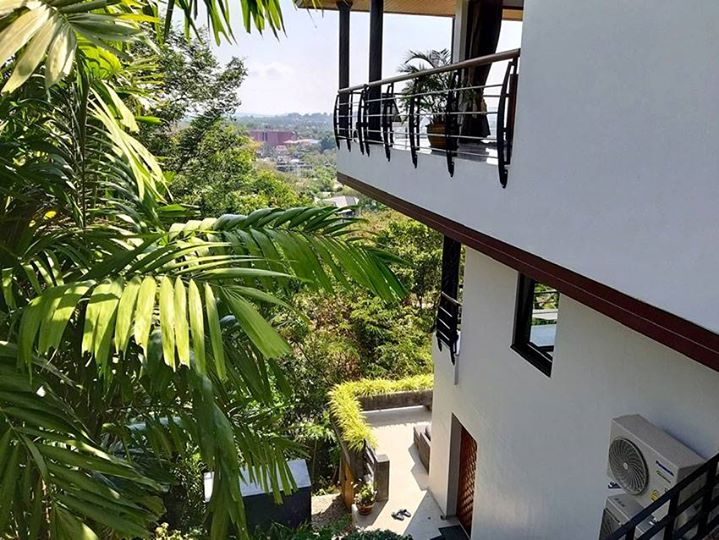 Photo Villa exceptionnelle avec 4 chambres à vendre à Nai Harn / Rawai