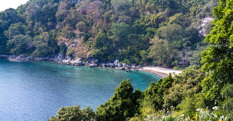 在普吉岛卡马拉出售的泰国海滨别墅照片
