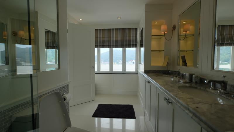 Photo Superbe appartement de luxe avec vue mer panoramique à vendre à Patong Beach, Phuket