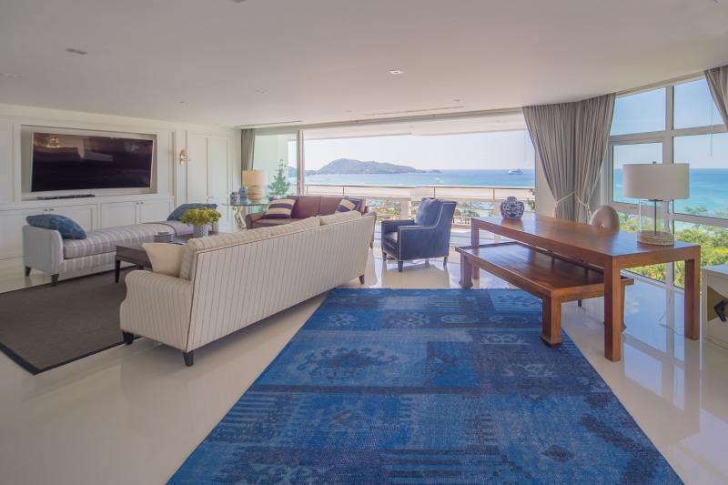 Фото Современная роскошная квартира с полным видом на море на продажу на пляже Патонг