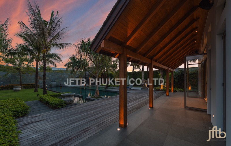 Photo Villa de luxe unique avec piscine de 5 chambres à vendre à Anchan Grand Residence