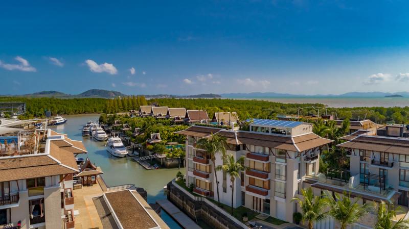 Photo Penthouse en triplex avec parking de yacht privé à vendre dans la Royal Phuket Marina.