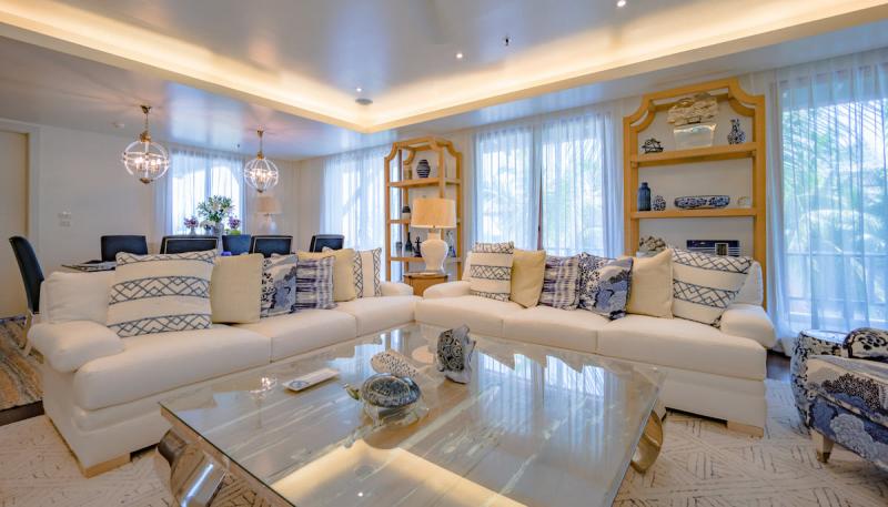 Photo Penthouse en triplex avec parking de yacht privé à vendre dans la Royal Phuket Marina.