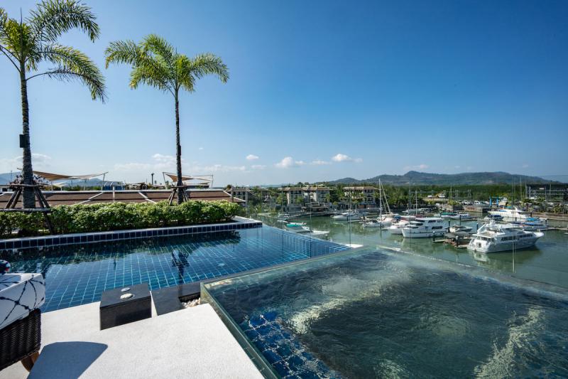 Photo Triplex Penthouse for sale at the Royal Phuket Marina