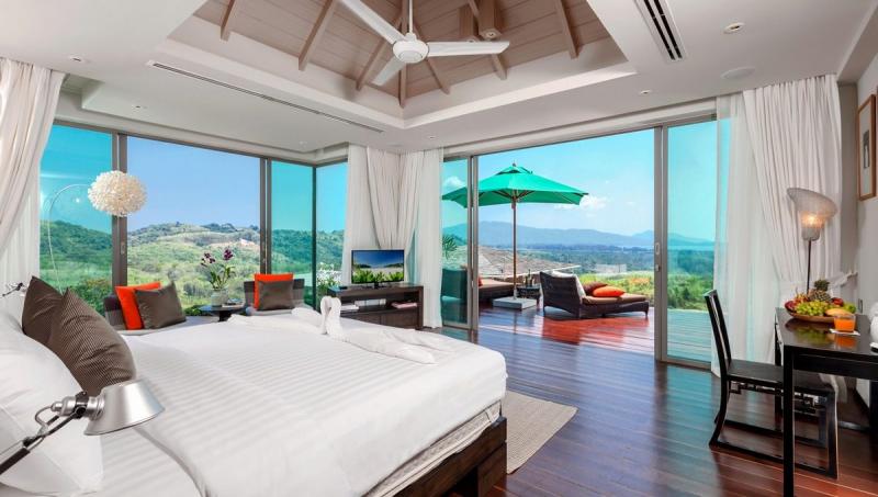Photo Tropical Castle เช่า -18 Bedroom Deluxe Sea View Villa ให้เช่าใน Layan, Phuket