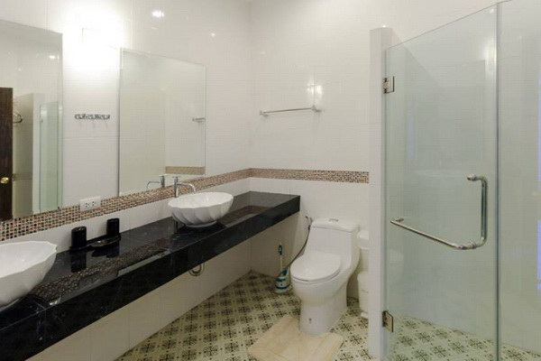 Фото Двухместная вилла с 3 спальнями и бассейном на продажу на Камале Пхукет