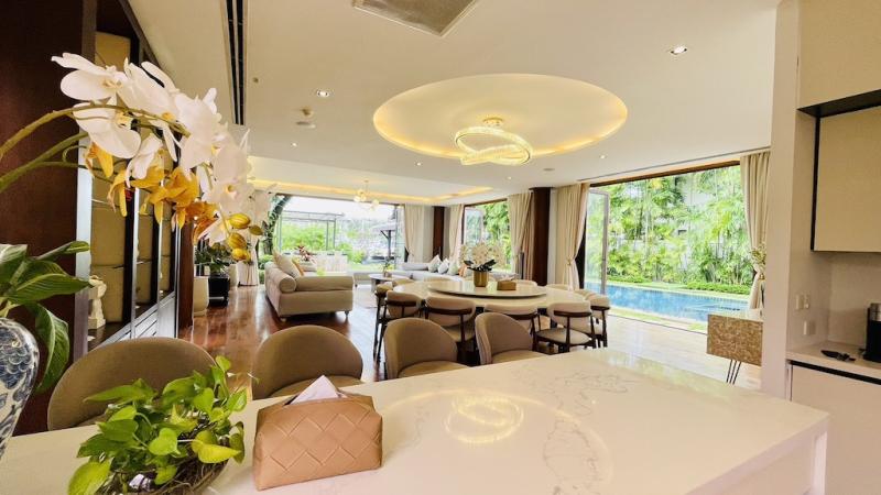 ภาพถ่าย Ultra Luxury Villa พร้อมท่าจอดเรือยอทช์ส่วนตัวที่ Royal Phuket Marina
