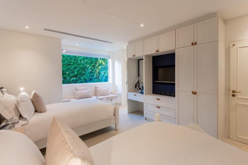 Photo Unique oceanfront villa 3 bedroom for sale at Trisara Phuket