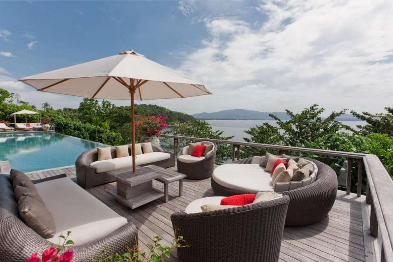 Photo Unique Oceanfront Villa for Sale in Trisara Phuket
