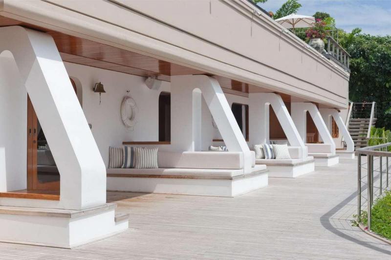 Photo Unique Oceanfront Villa for Sale in Trisara Phuket
