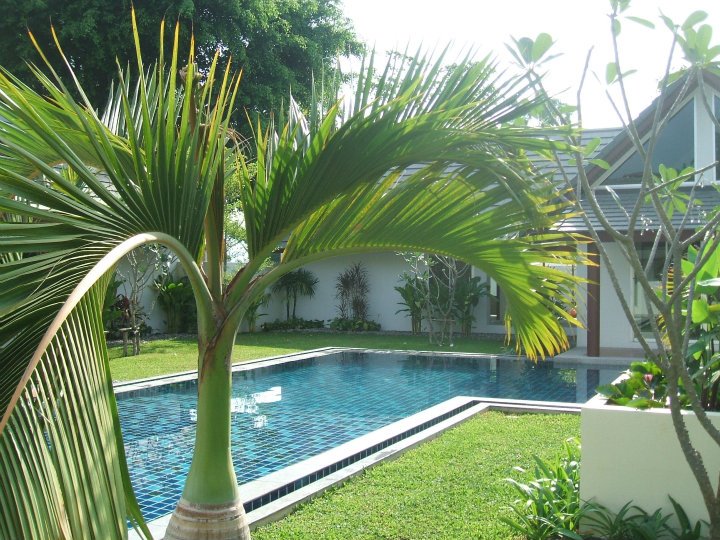 Photo Villa with 2 Bedrooms and a shared pool for rent in Chalong